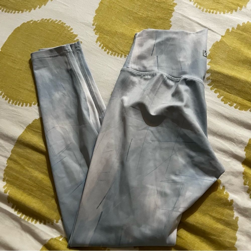 Buffbunny light blue cloud leggings size small